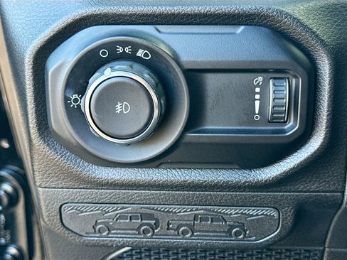 Used 2024 Jeep Wrangler Sport image 32