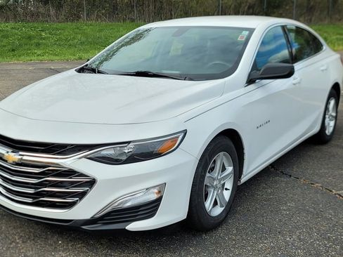 Used 2019 Chevrolet Malibu LS image 3