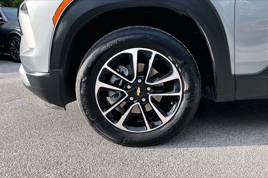 Used 2025 Chevrolet TrailBlazer LT AWD/4WD image 11