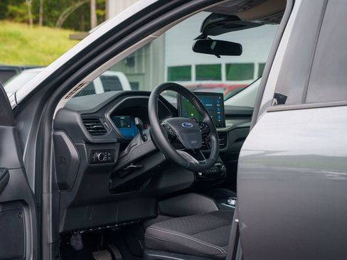 Used 2023 Ford Escape Active w/ Tech Pack #2 FWD image 19