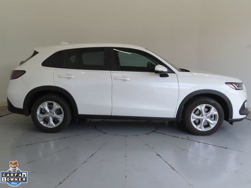 Used 2023 Honda HR-V LX image 2