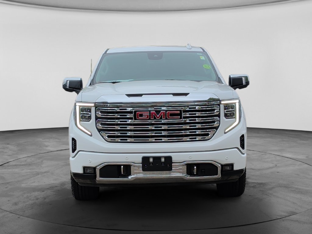 Used 2024 GMC Sierra 1500 Denali AWD/4WD image 2