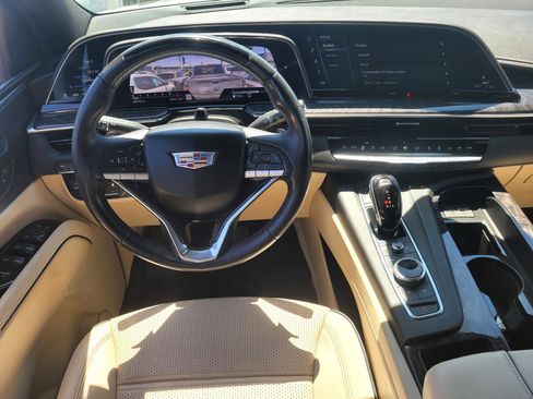 Certified 2022 Cadillac Escalade Premium Luxury w/ Performance Package AWD/4WD image 16