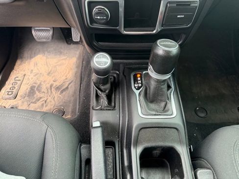 Used 2021 Jeep Gladiator Sport w/ Trailer Tow Package AWD/4WD image 26