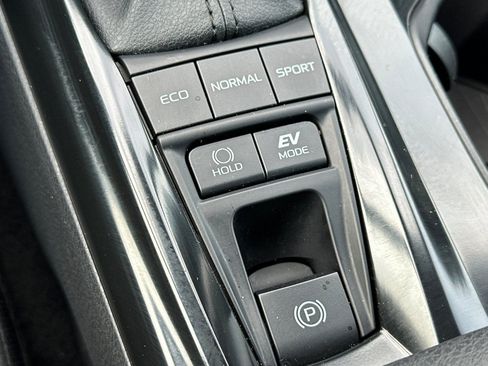 Certified 2025 Toyota Camry SE image 32