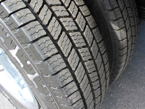 Used 2024 RAM 3500 SLT w/ Quick Order Package 2YG SLT AWD/4WD image 33