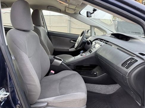 Used 2013 Toyota Prius One image 18