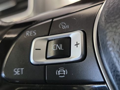 Used 2019 Volkswagen Golf S FWD image 33