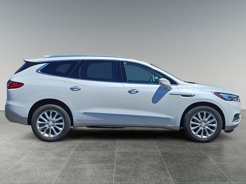Used 2018 Buick Enclave Premium w/ Trailering Package AWD/4WD image 8