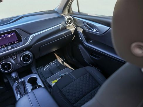 Used 2020 Chevrolet Blazer LT image 32