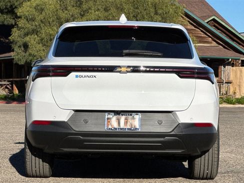 New 2026 Chevrolet Equinox EV LT image 5