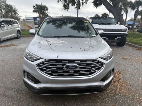 Used 2019 Ford Edge Titanium w/ Equipment Group 301A image 2