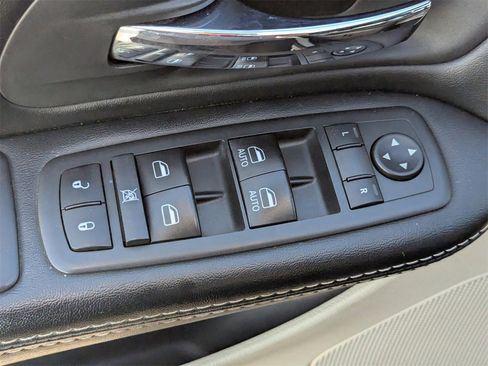 Used 2019 Dodge Grand Caravan SXT image 22