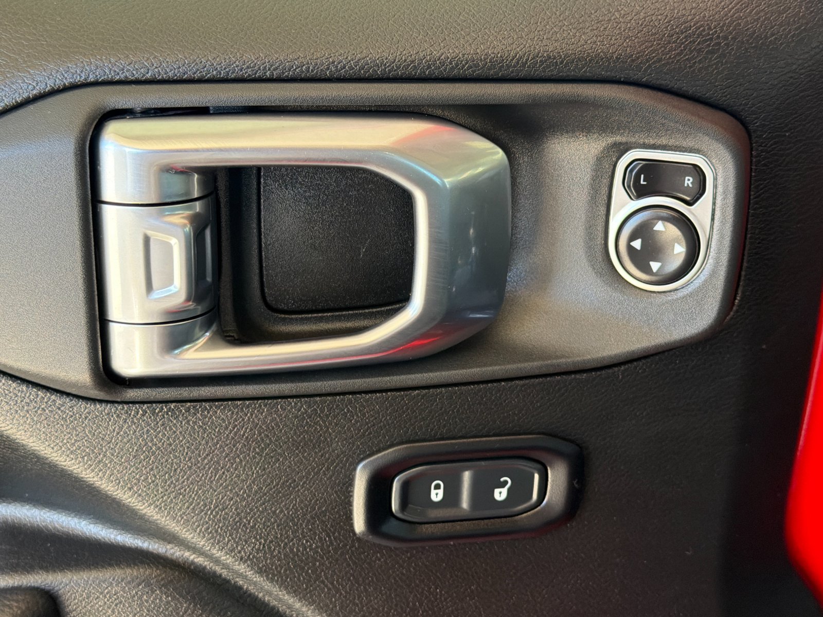 Used 2025 Jeep Wrangler Unlimited Sport AWD/4WD image 12