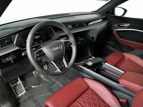 Used 2024 Audi SQ8 e-tron Premium Plus w/ Black Optic Package AWD/4WD image 5