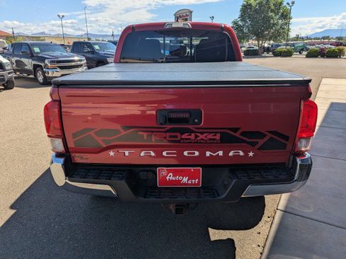 Used 2017 Toyota Tacoma TRD Off-Road w/ Tow Package (A/T) AWD/4WD image 4