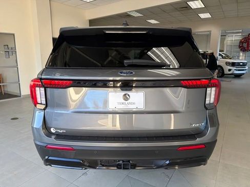 Used 2025 Ford Explorer ST-Line w/ ST-Line Street Pack image 6