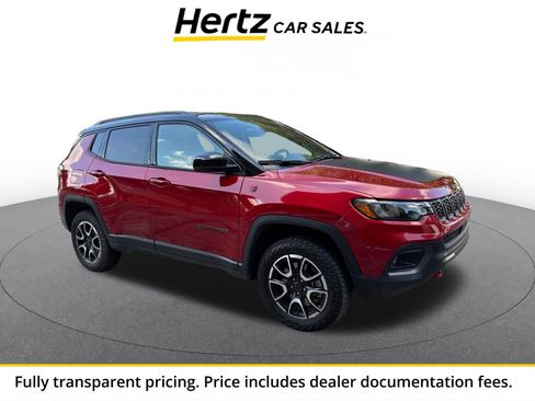 Used 2025 Jeep Compass Trailhawk AWD/4WD image 1