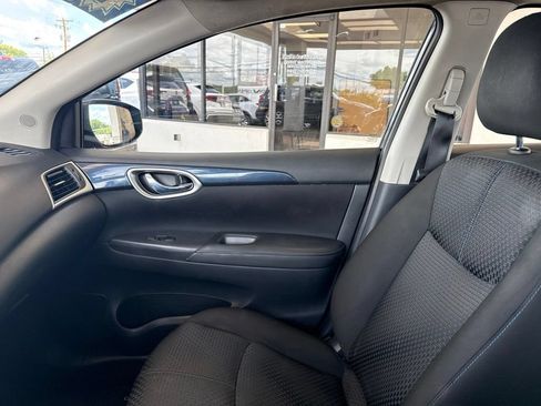 Used 2019 Nissan Sentra SR Turbo FWD image 27