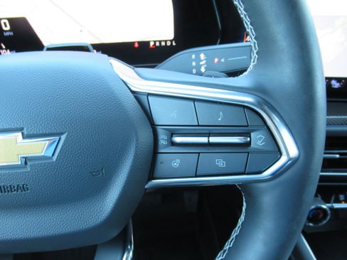 Used 2025 Chevrolet Traverse High Country FWD image 24