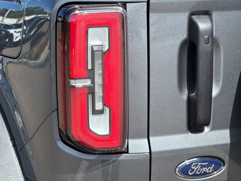 Used 2025 Ford Bronco Badlands AWD/4WD image 36