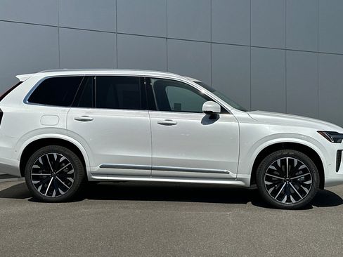 New 2025 Volvo XC90 T8 Plus w/ Protection Package Premier image 6