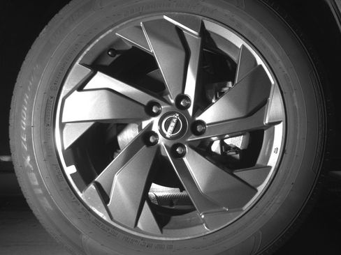Used 2025 Nissan Rogue SV FWD image 13