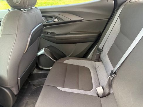 Used 2024 Chevrolet TrailBlazer LT w/ LT Cold Weather Package FWD image 38