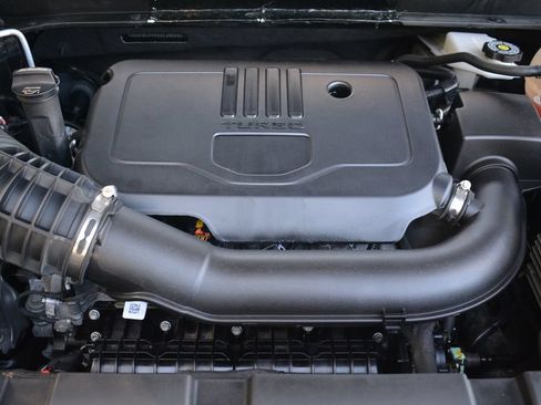 Used 2025 Chevrolet Blazer LT FWD image 24