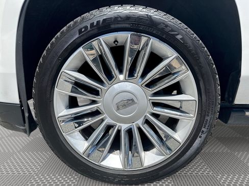 Used 2018 Cadillac Escalade ESV Platinum AWD/4WD image 18