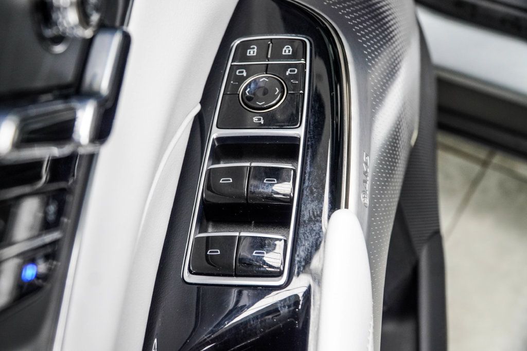 Used 2024 Cadillac Lyriq Sport RWD image 38