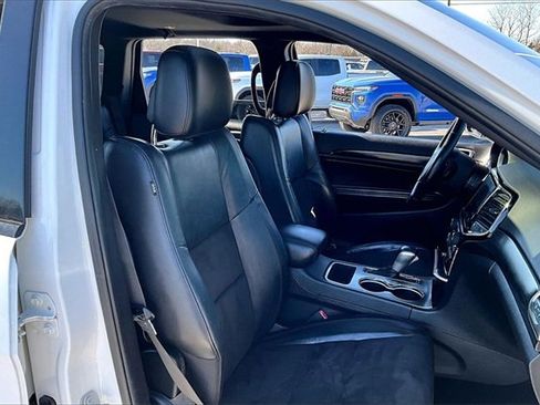 Used 2020 Jeep Grand Cherokee Altitude image 29