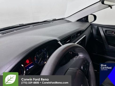 Used 2018 Toyota Corolla LE FWD image 11