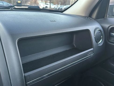 Used 2016 Jeep Patriot Latitude image 40