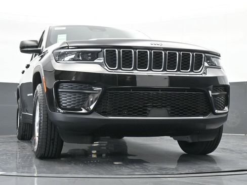 Used 2024 Jeep Grand Cherokee Laredo w/ Trailer Tow Package image 52