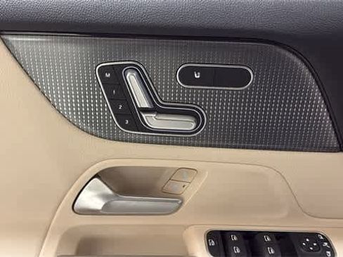 Used 2022 Mercedes-Benz GLA 250 GLA 250 image 16