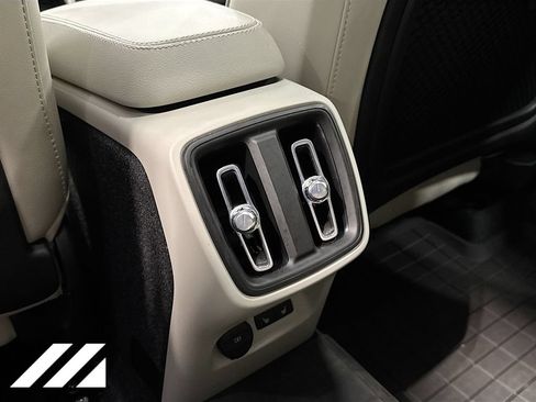 Used 2023 Volvo XC40 B5 Ultimate w/ Protection Package Premier AWD/4WD image 28