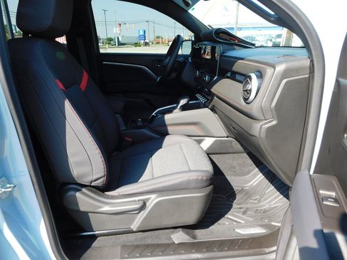 Used 2026 Chevrolet Colorado Z71 AWD/4WD image 23