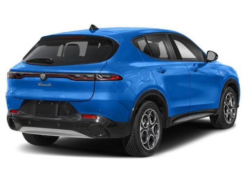 Certified 2024 Alfa Romeo Tonale Speciale image 3