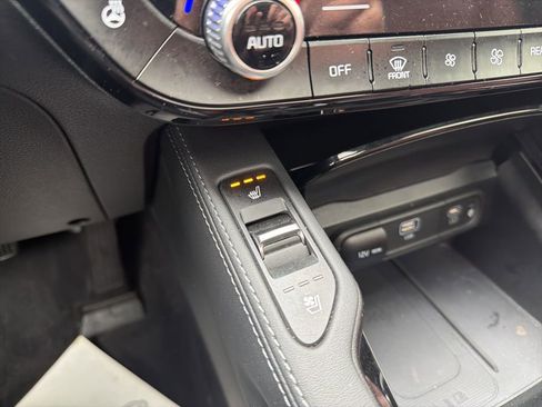 Certified 2024 Kia Telluride EX w/ EX Captain's Chair Package image 9