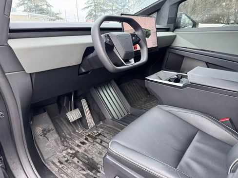 Used 2024 Tesla Cybertruck AWD Crew Cab image 16