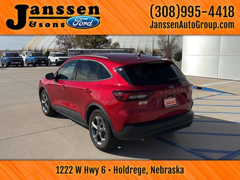 Used 2025 Ford Escape ST-Line image 8