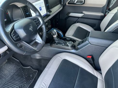 Used 2023 Ford Bronco Wildtrak image 10