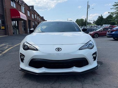 Used 2018 Toyota 86 RWD image 2