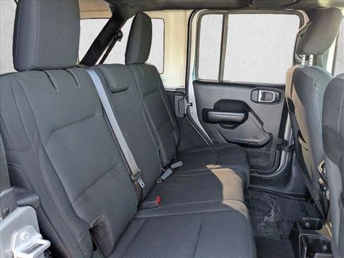Used 2018 Jeep Wrangler Unlimited Sport S AWD/4WD image 19