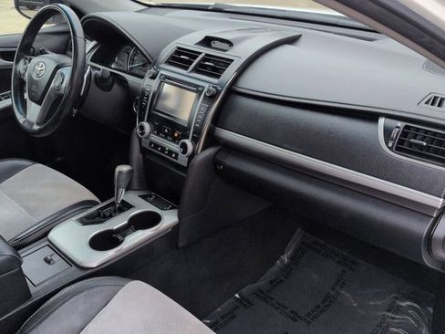 Used 2012 Toyota Camry SE image 28
