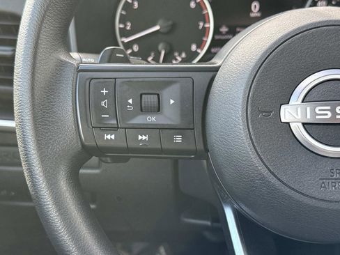 Used 2024 Nissan Rogue S image 16