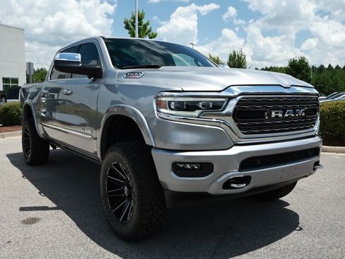 Used 2022 RAM 1500 Limited AWD/4WD image 3
