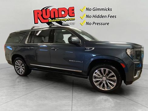 Used 2021 GMC Yukon XL Denali w/ Denali Ultimate Package AWD/4WD image 8