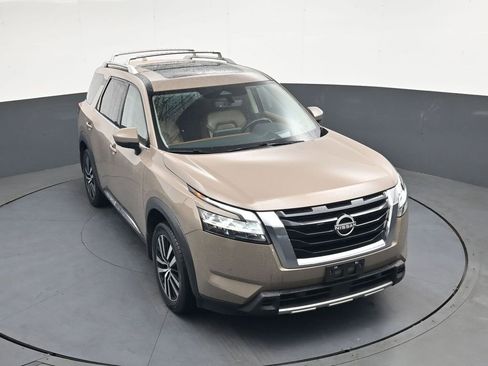 Used 2023 Nissan Pathfinder Platinum w/ Cargo Package AWD/4WD image 32